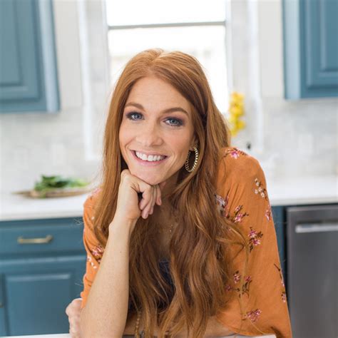 Rambling redhead - Besides, she began a blog named The Rambling Redhead in the year 2015. There she put her humorous take on caring for children. After a while, Jennifer uploaded Top Six Wines to Pair with Your Child’s Crappy Behavior. It became viral over social media, and from there she came into the limelight.